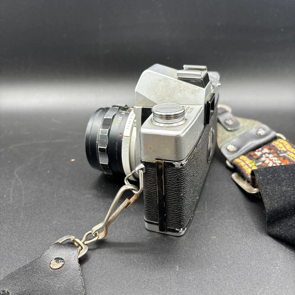 Minolta SRT 101 Film Camera w/ MC ROKKOR PF 50mm f 1.7 Lens